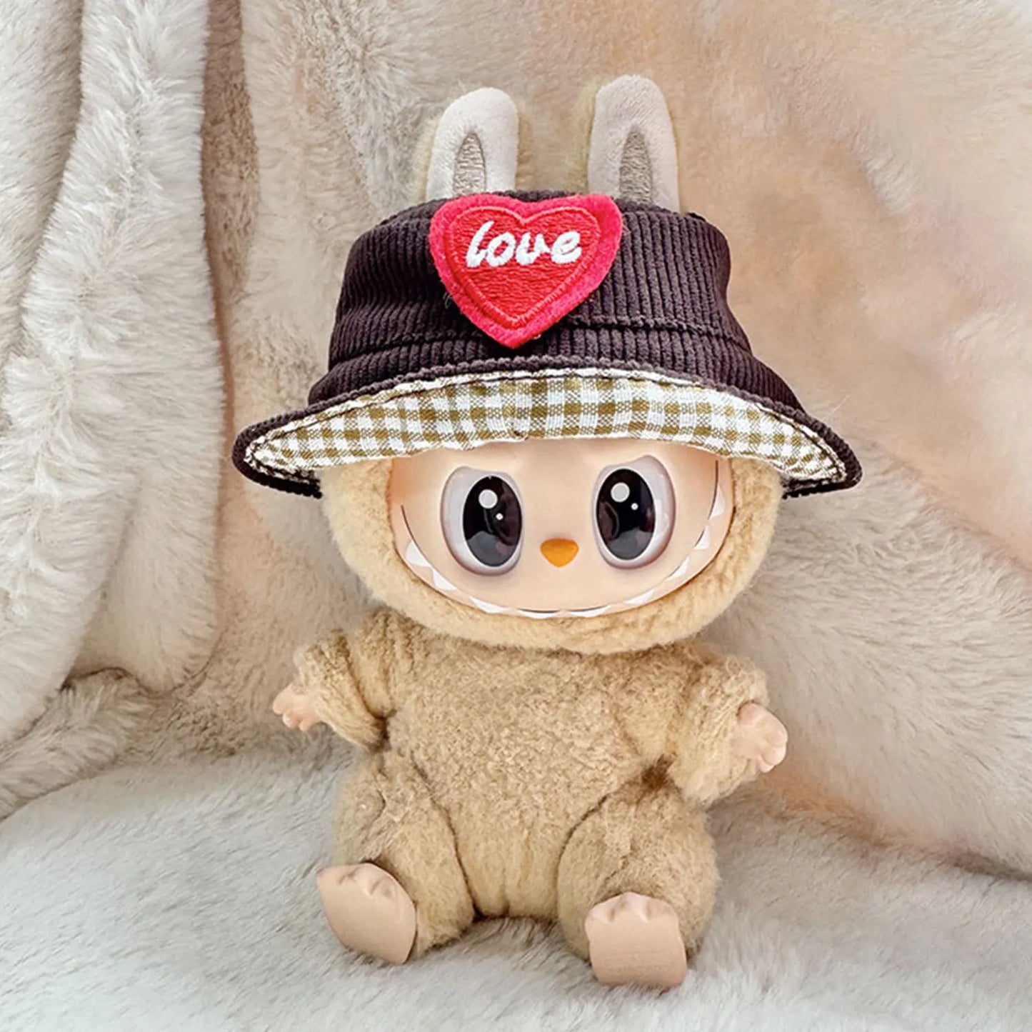 Outfit Carini per Bambole Labubu 17cm – Vestiti con Cappellino, Salopette e Accessori