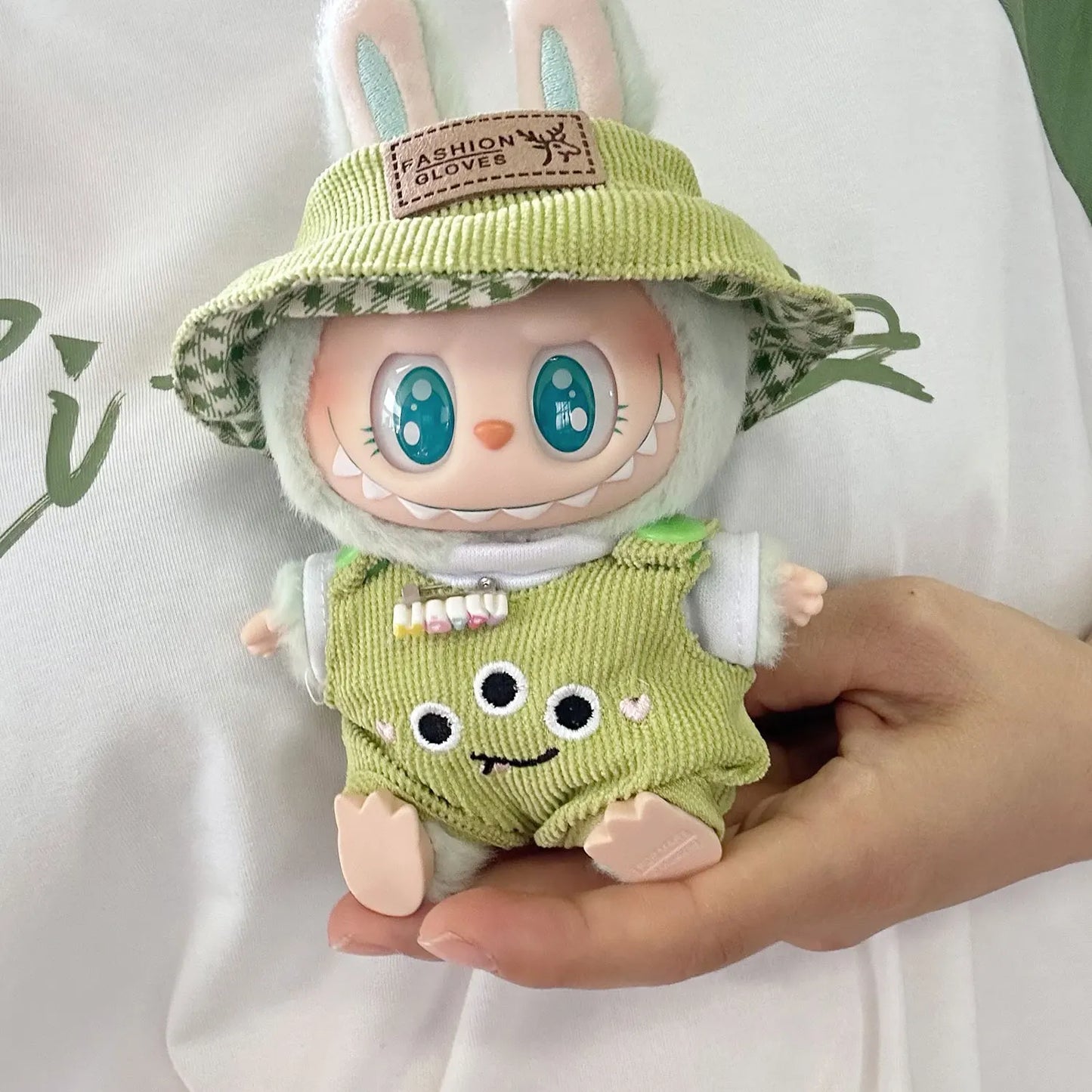 Outfit Carini per Bambole Labubu 17cm – Vestiti con Cappellino, Salopette e Accessori