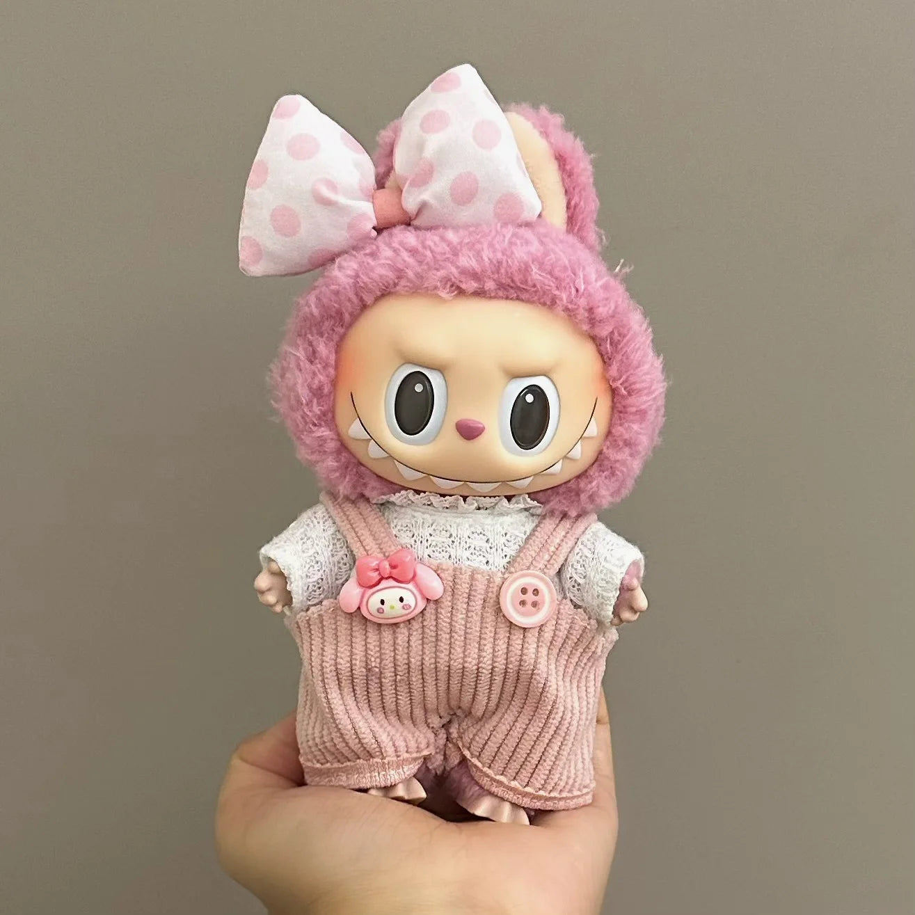 Outfit Fashion con Salopette per Bambole Labubu – Completi Colorati con Accessori